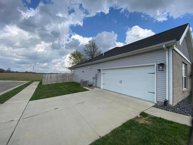 Building Photo - 4154 Little Bluestem Dr