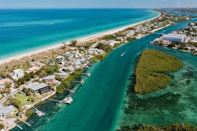 Building Photo - 407 S Casey Key Rd