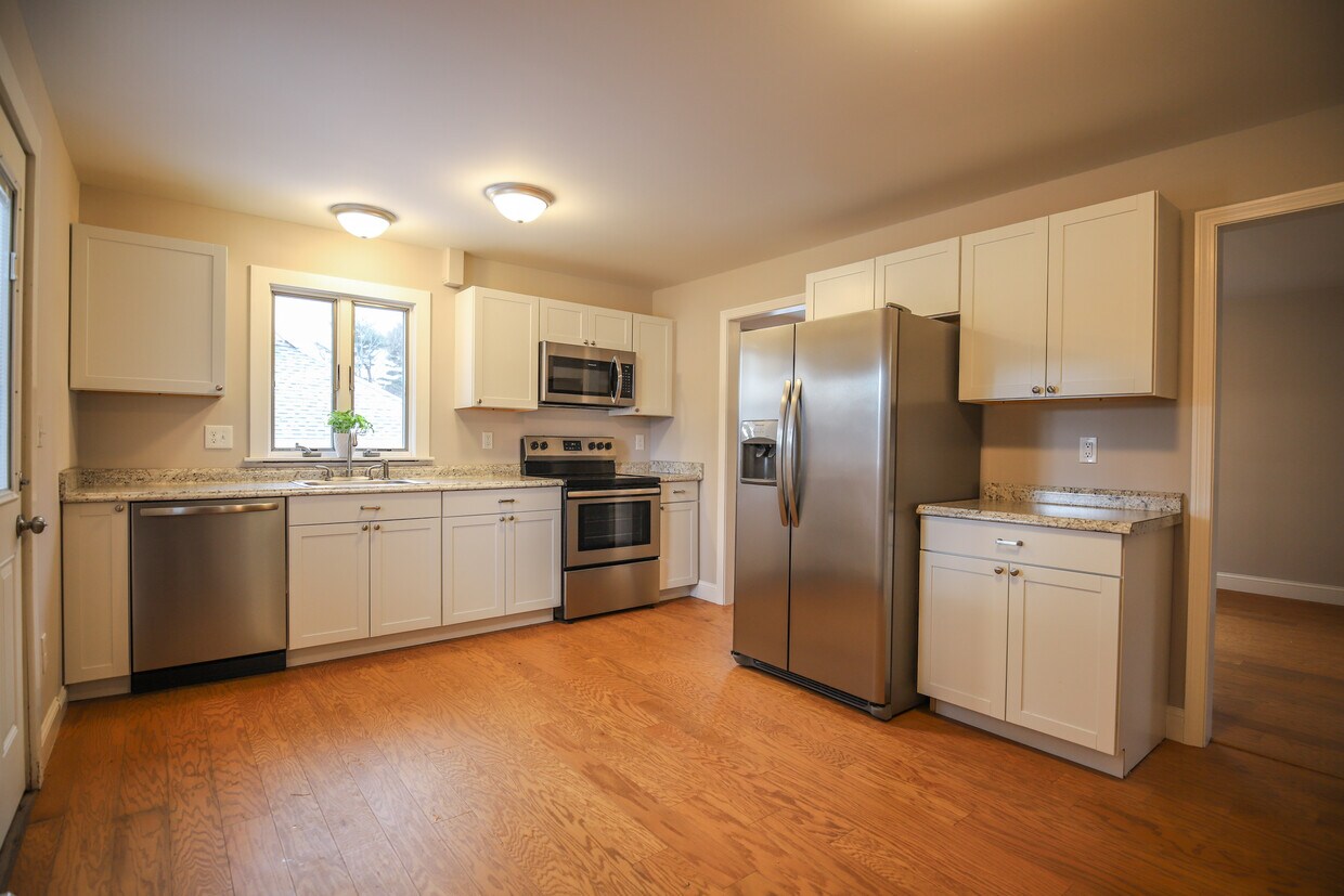 12 MacDougal St, Kittery, ME 03904 Apartments in Kittery, ME