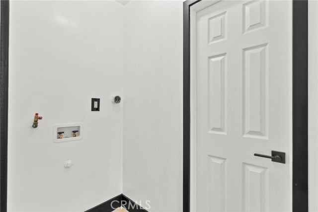 Foto del edificio - 12865 Norris Ave