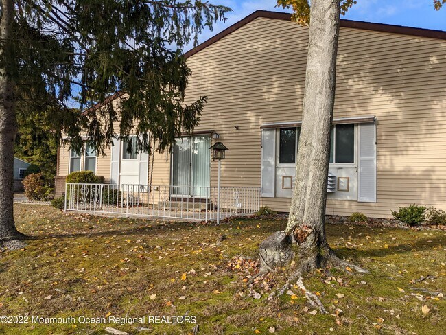 Building Photo - 1B Stonybrook Ct