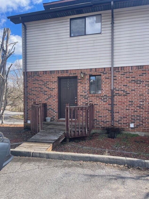 2 Bedroom / 1.5 Bath Johnson City TN Condo for Rent in Johnson City, TN