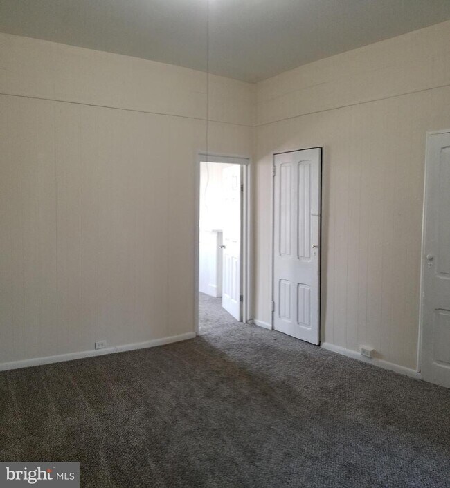 Building Photo - 926 Buttonwood St