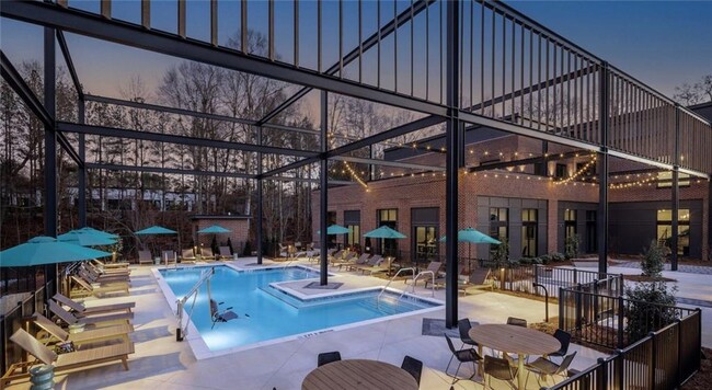 Foto del edificio - 5672 Peachtree Pkwy