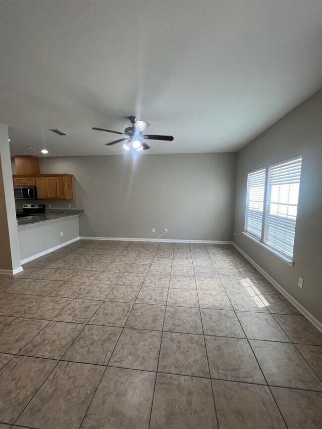 Building Photo - 1856 Ivy Ln