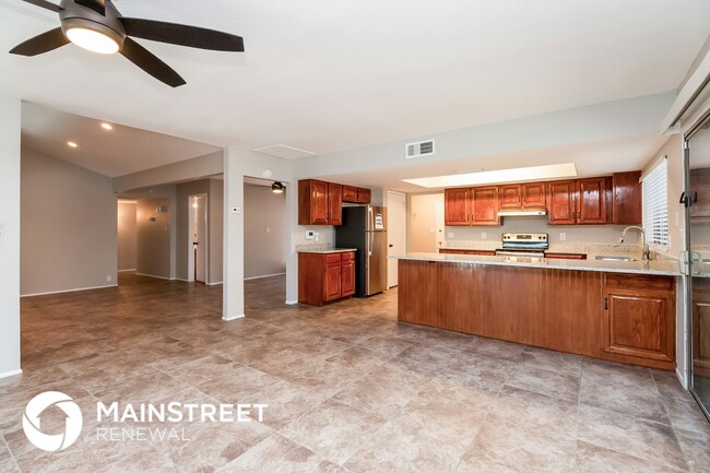 Building Photo - 10213 N 51st Dr