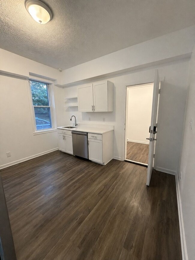 Building Photo - 4415 Garwood Way