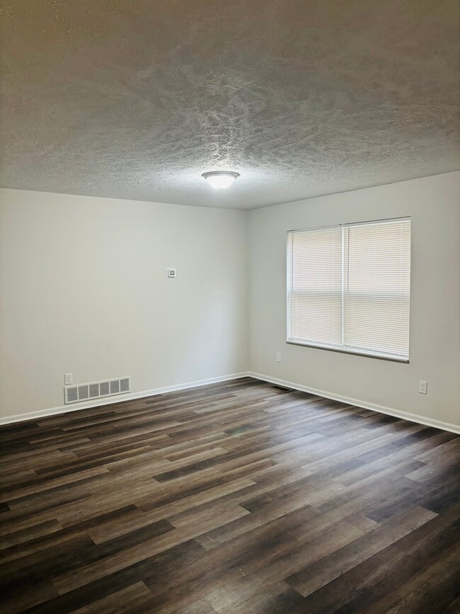 Foto del edificio - 606 E 103rd St