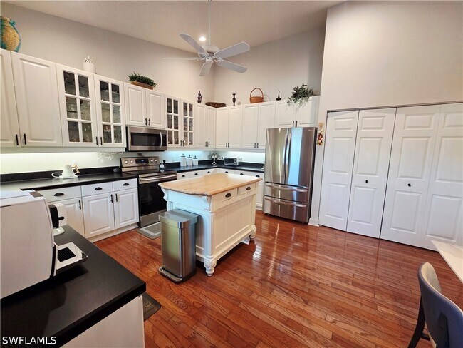Foto del edificio - 6775 Huntington Lakes Cir