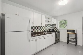 Building Photo - 1708 Chicon St