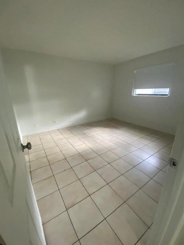 Foto del edificio - 8185 NW 7th St