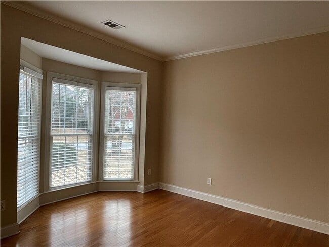 Building Photo - 245 Gladeside Path