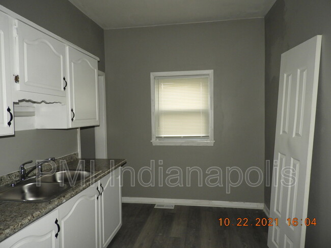 Building Photo - 1141 Shadeland Ave