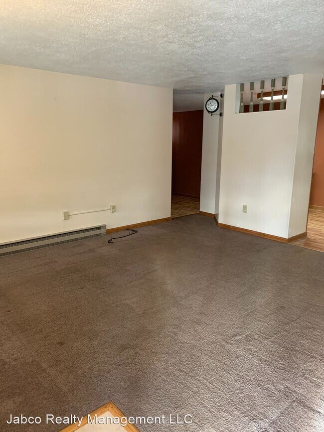 Building Photo - 4 br, 2.5 bath House - 953 East High Street