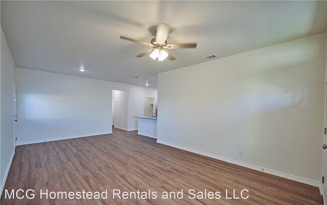 Building Photo - 3 br, 2 bath House - 1106-B Carlsberg Dr