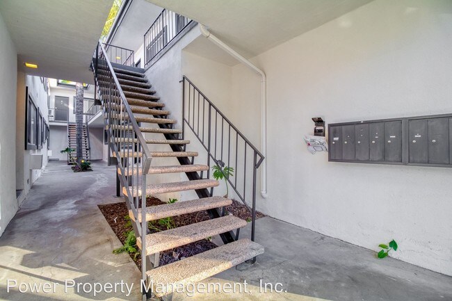 Building Photo - 4520 Colbath Ave