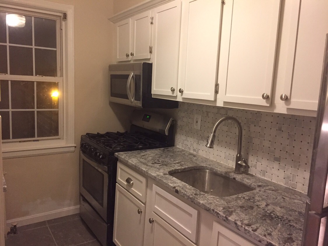 Kitchen - 2310 Colston Dr