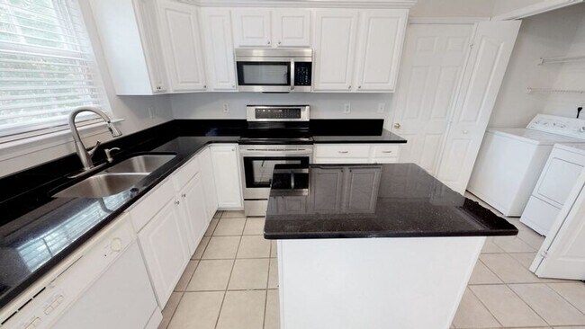 Foto del edificio - 12140 Old Willow Rd
