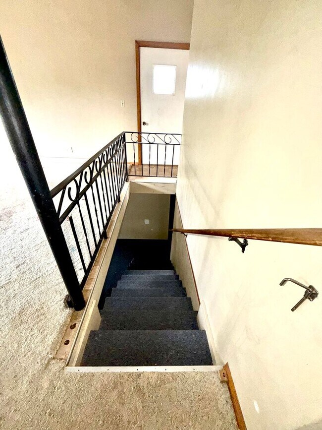 Foto del edificio - 1020 E Kimberly Ave