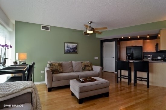 Foto del edificio - 1720 Maple Ave