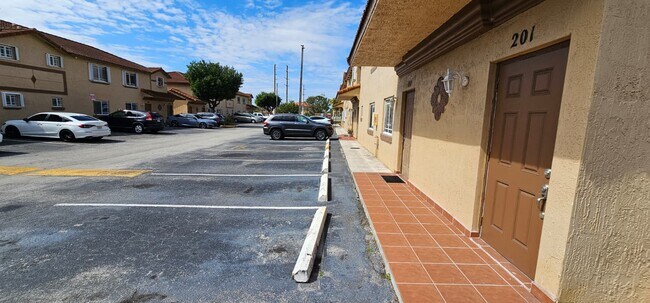 Building Photo - 17362 NW 74th Ave