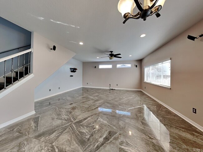 Building Photo - 524 Quail View Ct