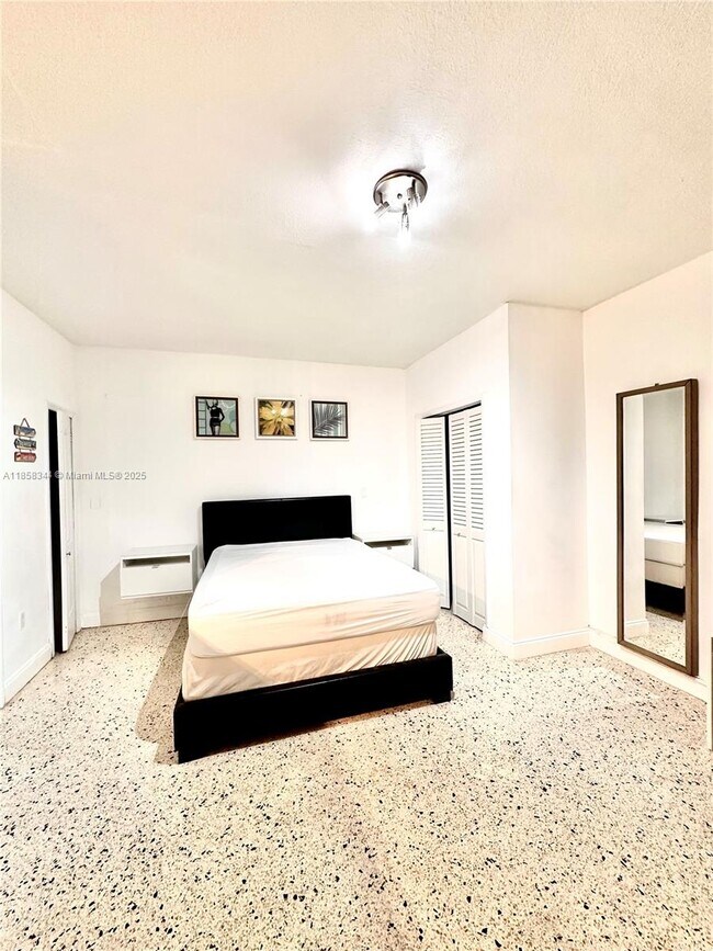 Foto del edificio - 815 83rd St