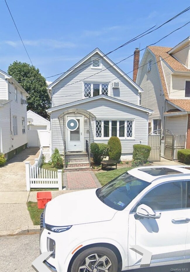 Building Photo - 1438 Woolworth St