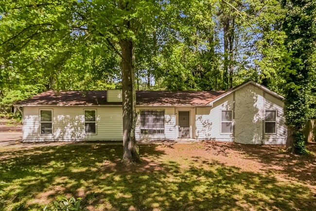Building Photo - 440 Creekside Ct