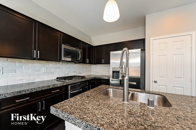 Building Photo - 10448 Camp Rock Ct