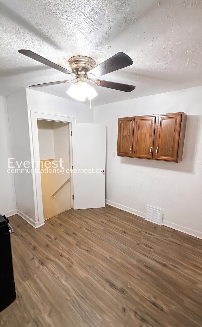 Foto del edificio - 4847 Calvin Ave