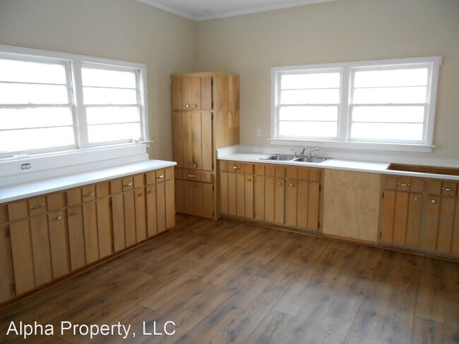 Foto del edificio - 2 br, 1.5 bath House - 5 Gallon St