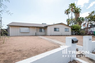 Building Photo - 634 N Cliff Cir