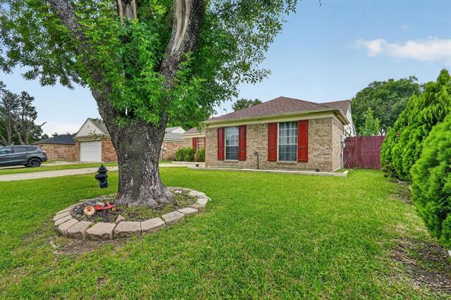 Building Photo - 7009 Shadow Bend Dr