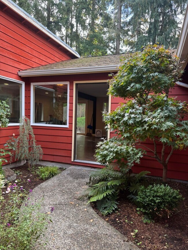 Building Photo - 3 Bed/2 Bath Home in Lacey!!! Available 12...