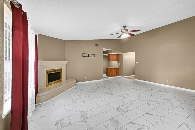 Building Photo - 12223 Woodcliff Dr