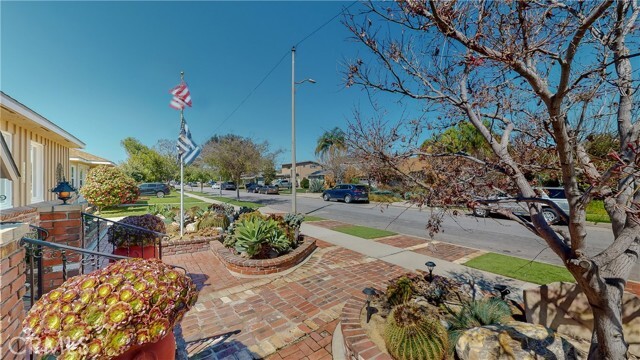 Building Photo - 5412 E Flagstone St