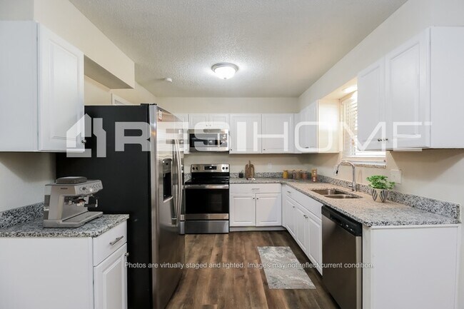 Foto del edificio - 10900 N Florida Ave