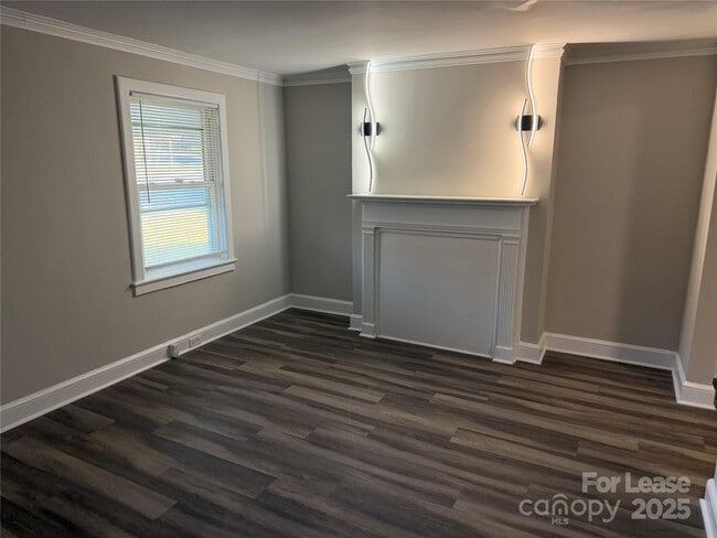 Foto del edificio - 3516 The Plaza