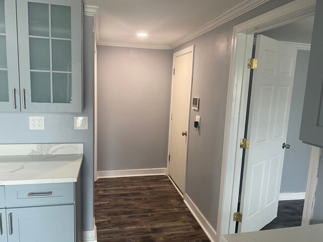 Building Photo - 44 Bridgeport Ave