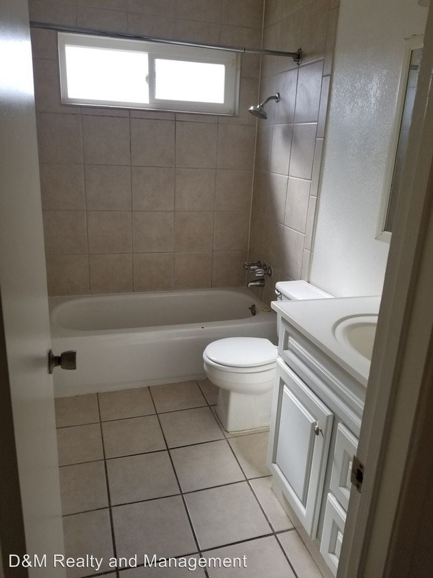 Building Photo - 612 Delaware St