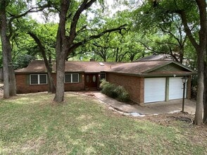 Building Photo - 2806 Buffalo Dr