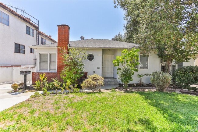 Building Photo - 2 br, 1 bath House - 3212 Montrose Ave