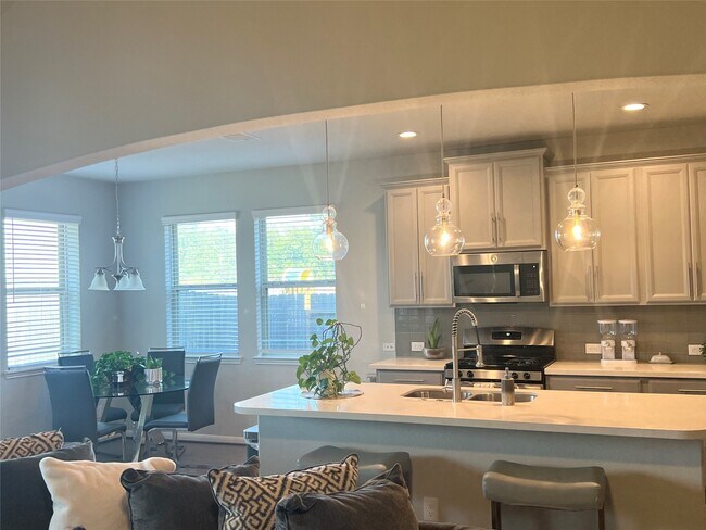 Foto del edificio - 6214 Scott Way