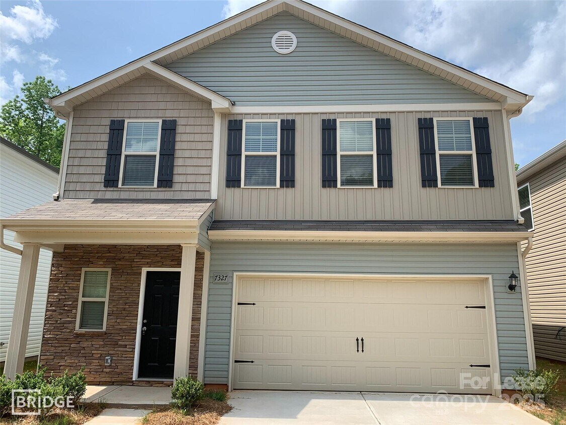 Foto principal - 7327 Neal Rd