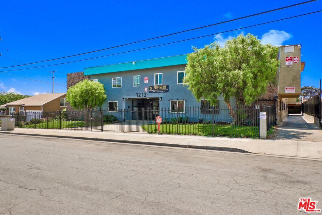Primary Photo - 1212 W 107th St