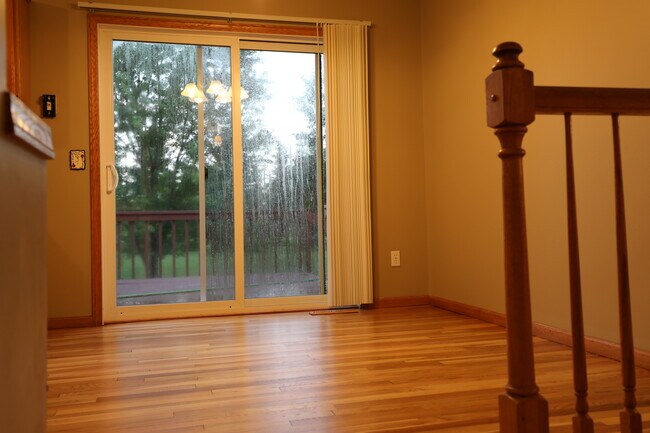 Informal dining area - 17240 Idlewood Way