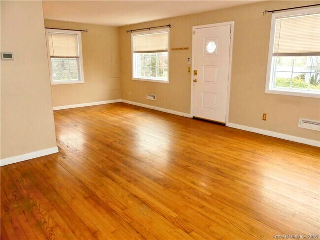 Building Photo - 12 W Rocks Rd