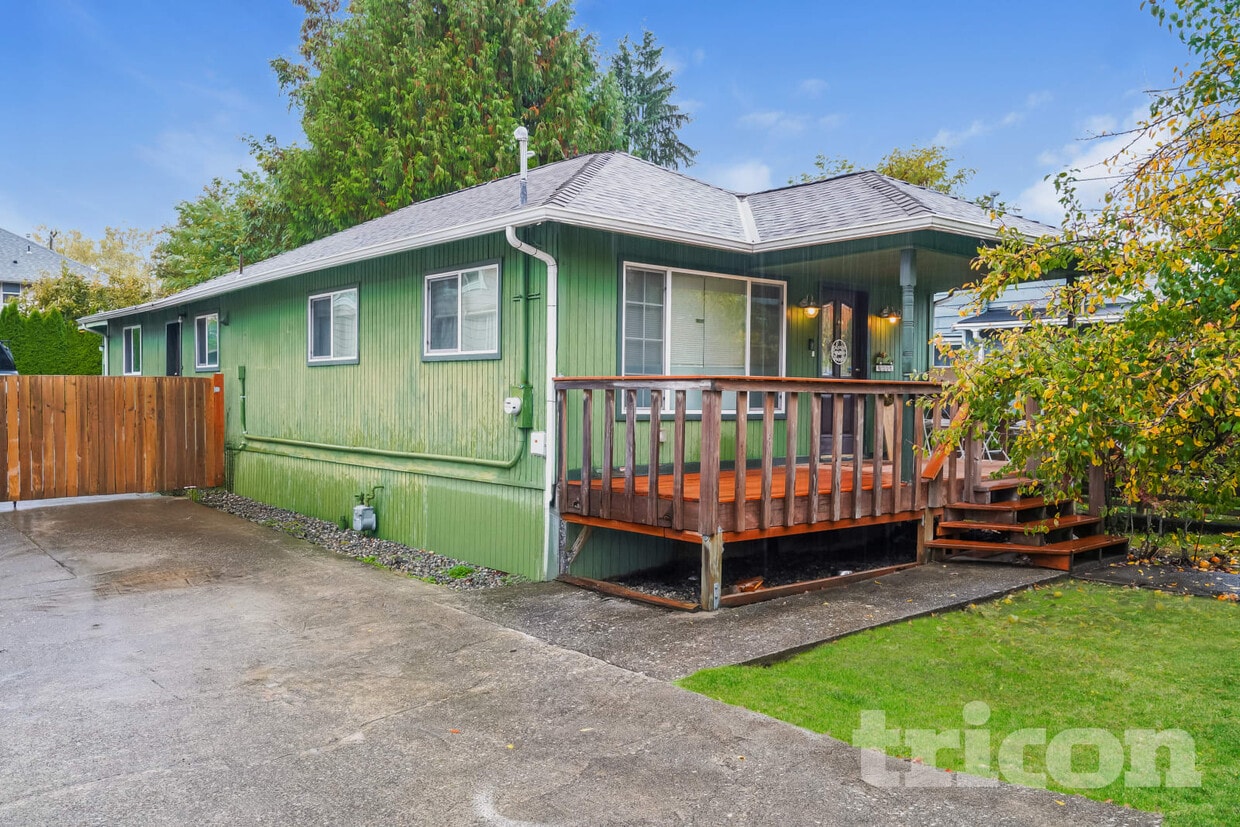 Foto principal - 9413 14th Ave SW