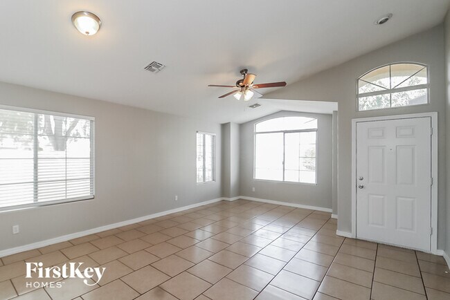 Foto del edificio - 7569 W Nicolet Ave